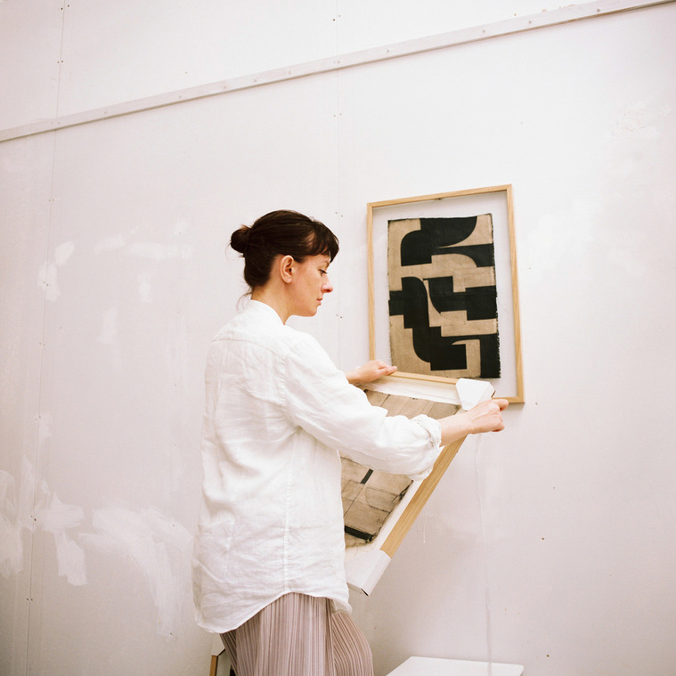 Yanis Angel - Portrait Photography - London - Artist in studio | Amélie Crépy