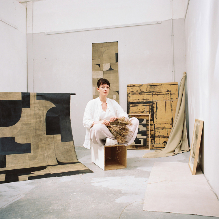 Yanis Angel - Portrait Photography - London - Artist in studio | Amélie Crépy