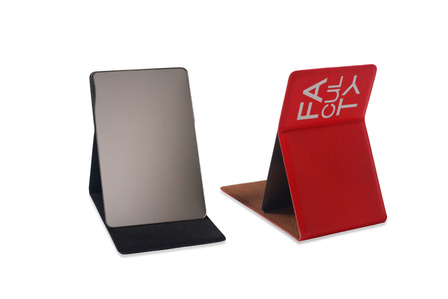 Travel mirror that stands on its own on white for e-commerce website
©Leslie Rodriguez Photography
Product Photography 
Boise, Idaho