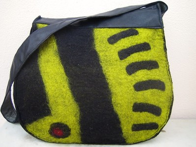 Felt Bag by Gaia Lina - back view: green, black