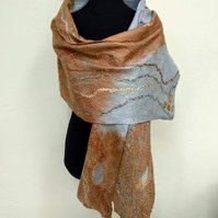 Silver Seeds - Felt Scarf by Gaia Lina