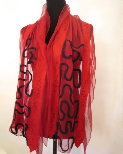 Sevilla red black - Felt Scarf by Gaia Lina