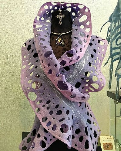 Boa lilac - Felt Scarf by Gaia Lina
