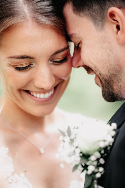 First Look Fotos von einer Hochzeit in Mieming. Hochzeitsfotograf in Tirol