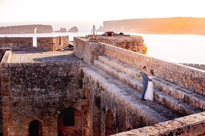 Paarshooting während einer Hochzeit in Griechenland. Hochzeitsfotografie