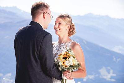 Fotoshootings mit Brautpaar auf der Nordkette in Innsbruck. Hochzeitsfotografie, Berghochzeit