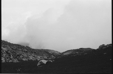 Photographie de l'Etna en argentique en noir et blanc
