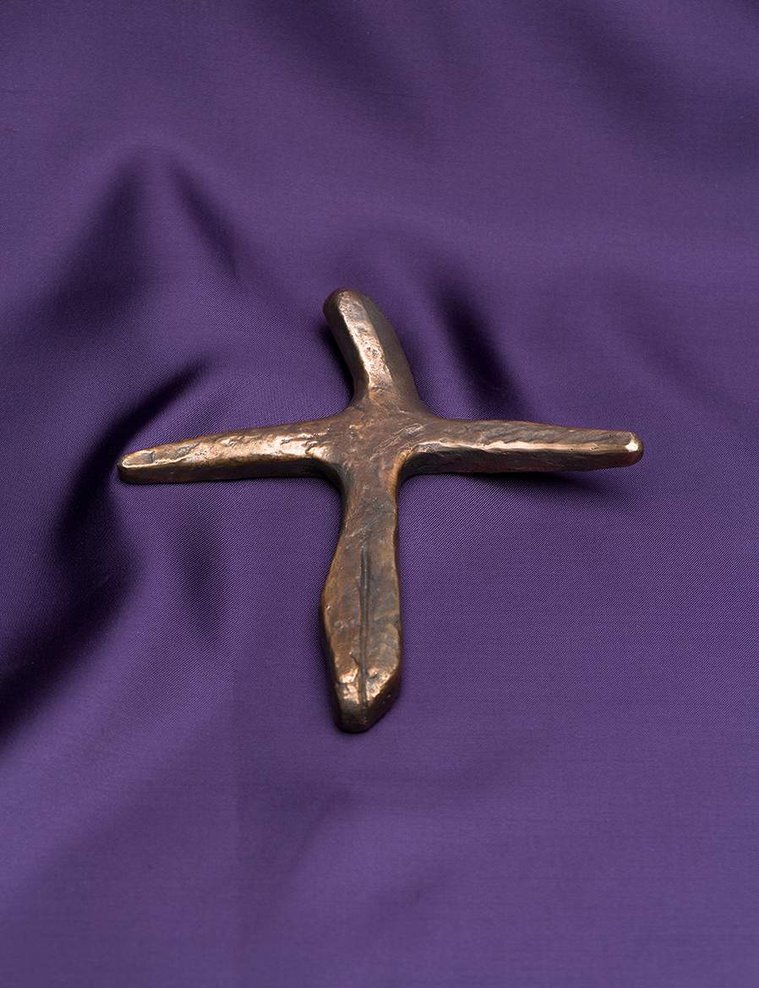 meditation, meditationskors, bronze, objekt, kors, tro, bøn, Dorte Krabbe, skulptur,  