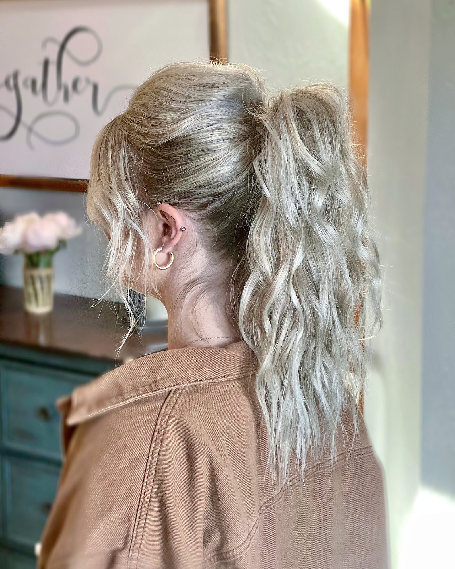 high ponytail, blond wedding ponytail hairstyle, bridesmaid hairstyle