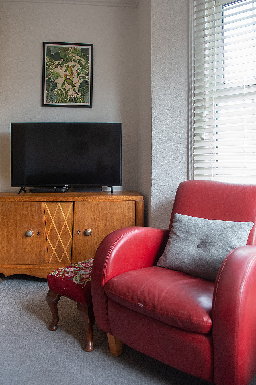 red tub chair LOCATION HOUSE KENT LOCATION HOUSE SHOOT LOCATION LOCATION AGENCY MARGATE LOCATION BROADSTAIRS LOCATION RAMSGATE LOCATION PHOTOGRAPHIC LOCATION FILMING LOCATION