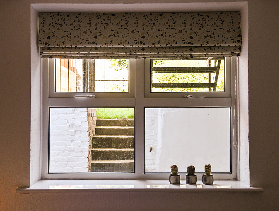 window LOCATION HOUSE KENT LOCATION HOUSE SHOOT LOCATION LOCATION AGENCY MARGATE LOCATION BROADSTAIRS LOCATION RAMSGATE LOCATION PHOTOGRAPHIC LOCATION FILMING LOCATION