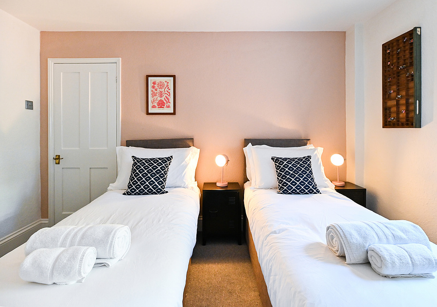 twin beds LOCATION HOUSE KENT LOCATION HOUSE SHOOT LOCATION LOCATION AGENCY MARGATE LOCATION BROADSTAIRS LOCATION RAMSGATE LOCATION PHOTOGRAPHIC LOCATION FILMING LOCATION
