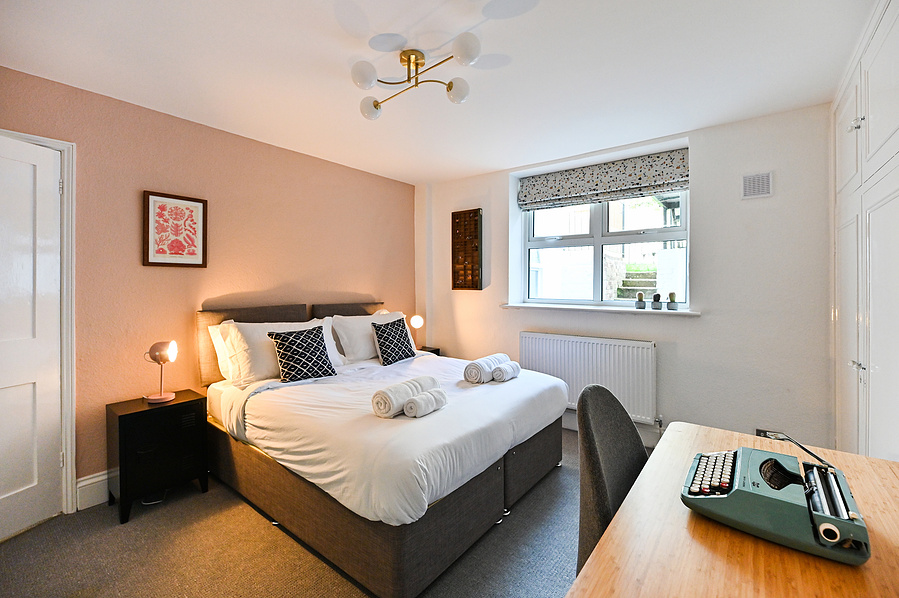 double bed LOCATION HOUSE KENT LOCATION HOUSE SHOOT LOCATION LOCATION AGENCY MARGATE LOCATION BROADSTAIRS LOCATION RAMSGATE LOCATION PHOTOGRAPHIC LOCATION FILMING LOCATION