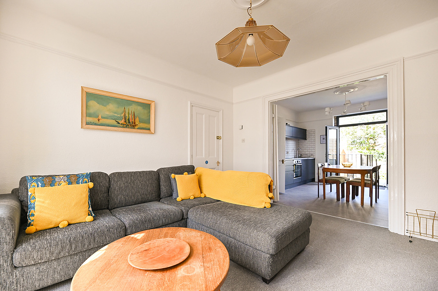 l shaped grey sofa LOCATION HOUSE KENT LOCATION HOUSE SHOOT LOCATION LOCATION AGENCY MARGATE LOCATION BROADSTAIRS LOCATION RAMSGATE LOCATION PHOTOGRAPHIC LOCATION FILMING LOCATION