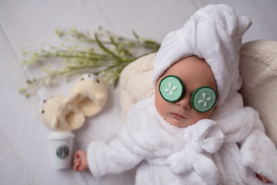 Newborn Photos, Cute baby pictures, Fotografia de newborn. Starbucks, spa day, baby spa. Baby girl.
