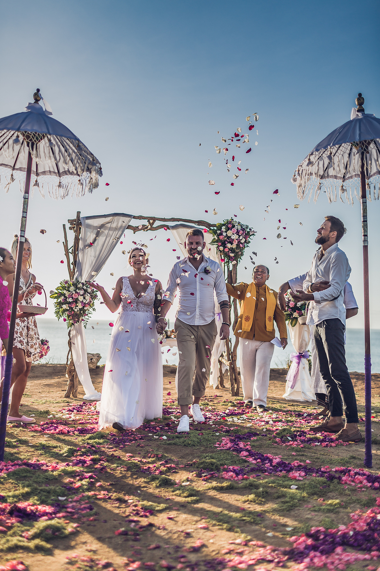 bali ceremony at the balangan cliff