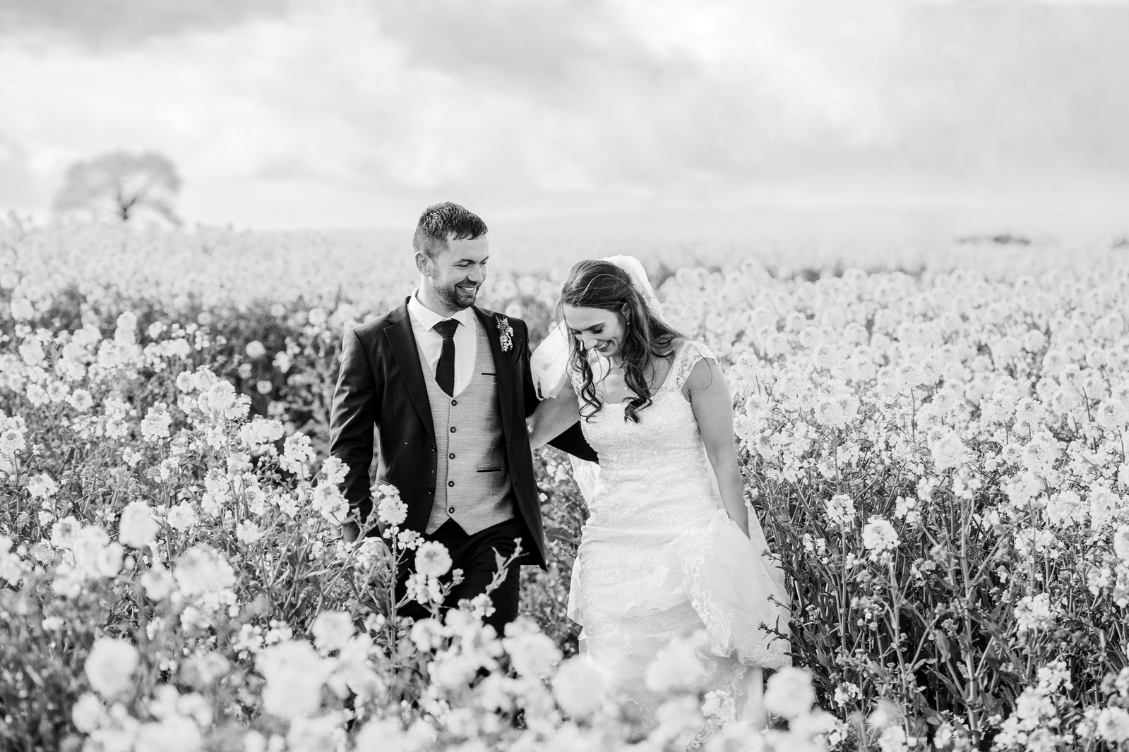Darver Castle, candid natural wedding photography