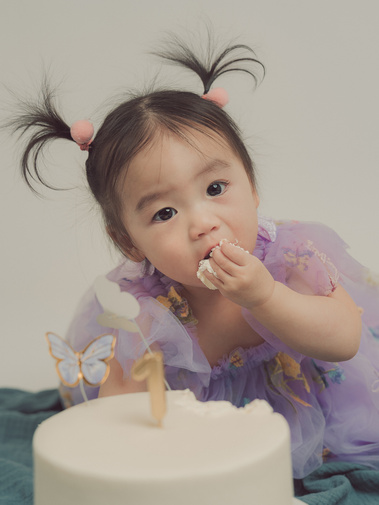 Vancouver Cake Smash Photographer