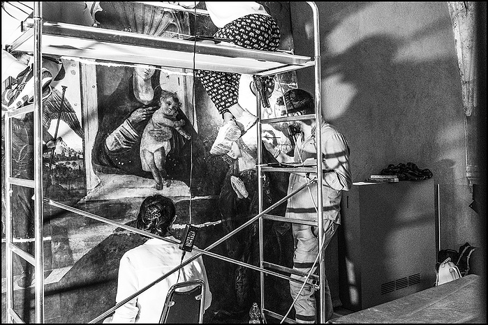 Painting restoration in Palermo