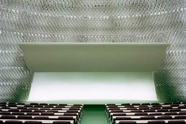 Matthias Hoch, Paris #34, 2019, Archival Pigment Print, 100 x 123 cm, Espace Niemeyer, Kunstmuseum Magdeburg
