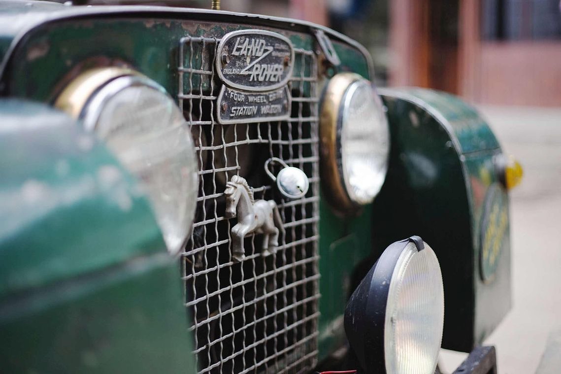 Land Rover Grill