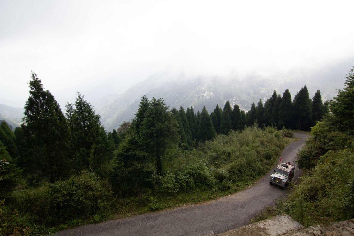 Land Rover going up the hill Maneybhanjang