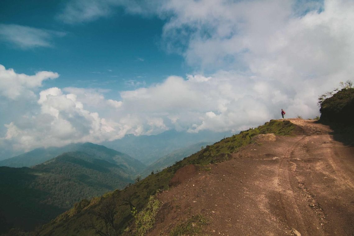 Trekking to Sandkhphu