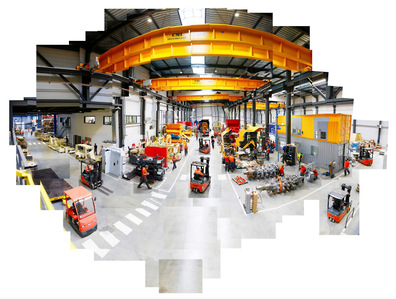 Pixart, recomposition de fragments de photographies dans l&amp;amp;#x27;atelier d&amp;amp;#x27;une usine