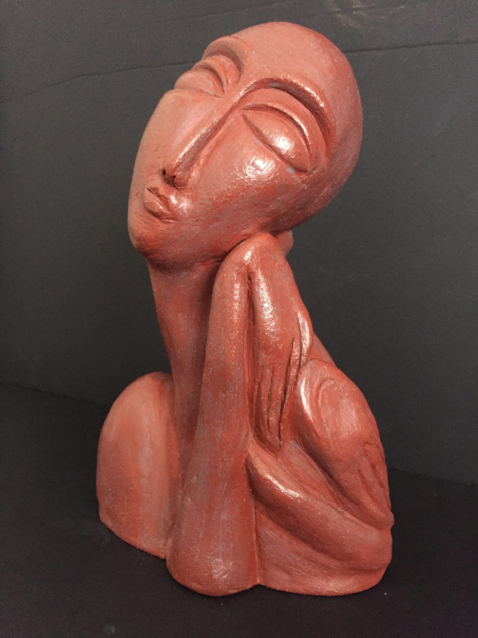 LES AILES DE LA MUSE
Terre rouge, patinée et cirée
Hauteur 28cm