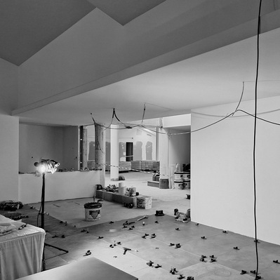 Foyer e bilheteira do Cineteatro. Sala de ensaios ao fundo. 12/24