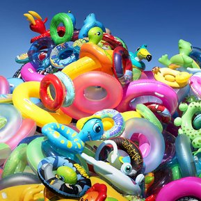 Mary Sue, Art, la flotte, tribute, monument, buoys, exile, children, seak, themarysueproject, engaged artwork, marysue, artist, contemprary, water, territory