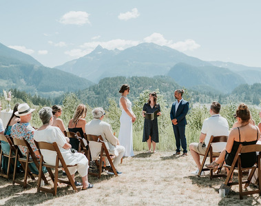 mountain wedding backdrop 
wedding in the mountains
cool wedding location 

