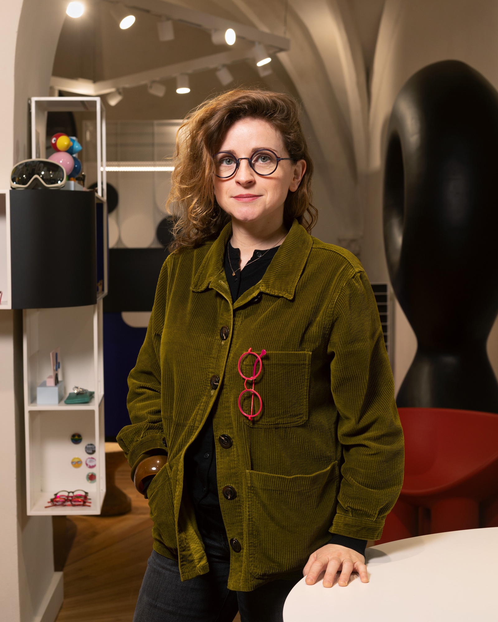 Portrait professionnel d'une femme sur son lieu de travail – Photographe à Toulouse
