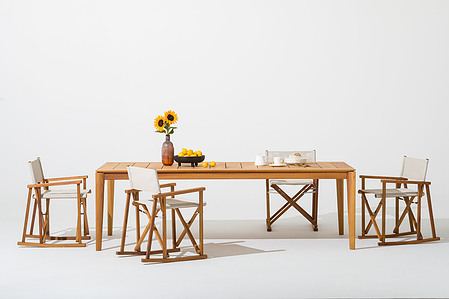 dining table and chairs setting