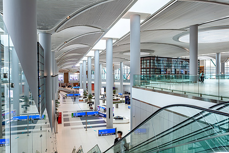 istanbul airport interior escalators