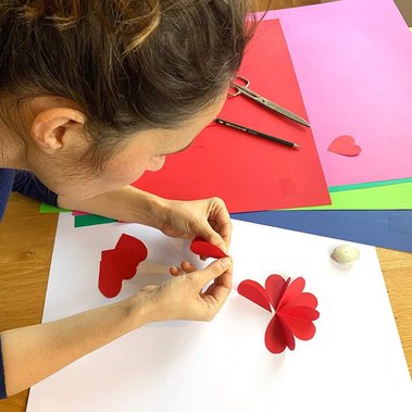 Papercut - Célia Charrier - Atelier Blanc papier à Nantes et Montreuil. Épicerie fine - Cuisine à base de fleurs - Fleurs et la cuisine - Fou de cuisine - Fou de pâtisserie 