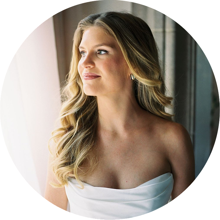 Image by Hannah Forsberg at Callanwolde in Atlanta, Georgia. Featuring a modern bride with voluminous curls and natural glam done by hair and makeup artist Jade Jamrozy of Atlanta, Georgia. 
