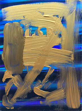 An applied foil with a prism effect breaks the incident light into its spectral colors and thus creates a visual illusion.