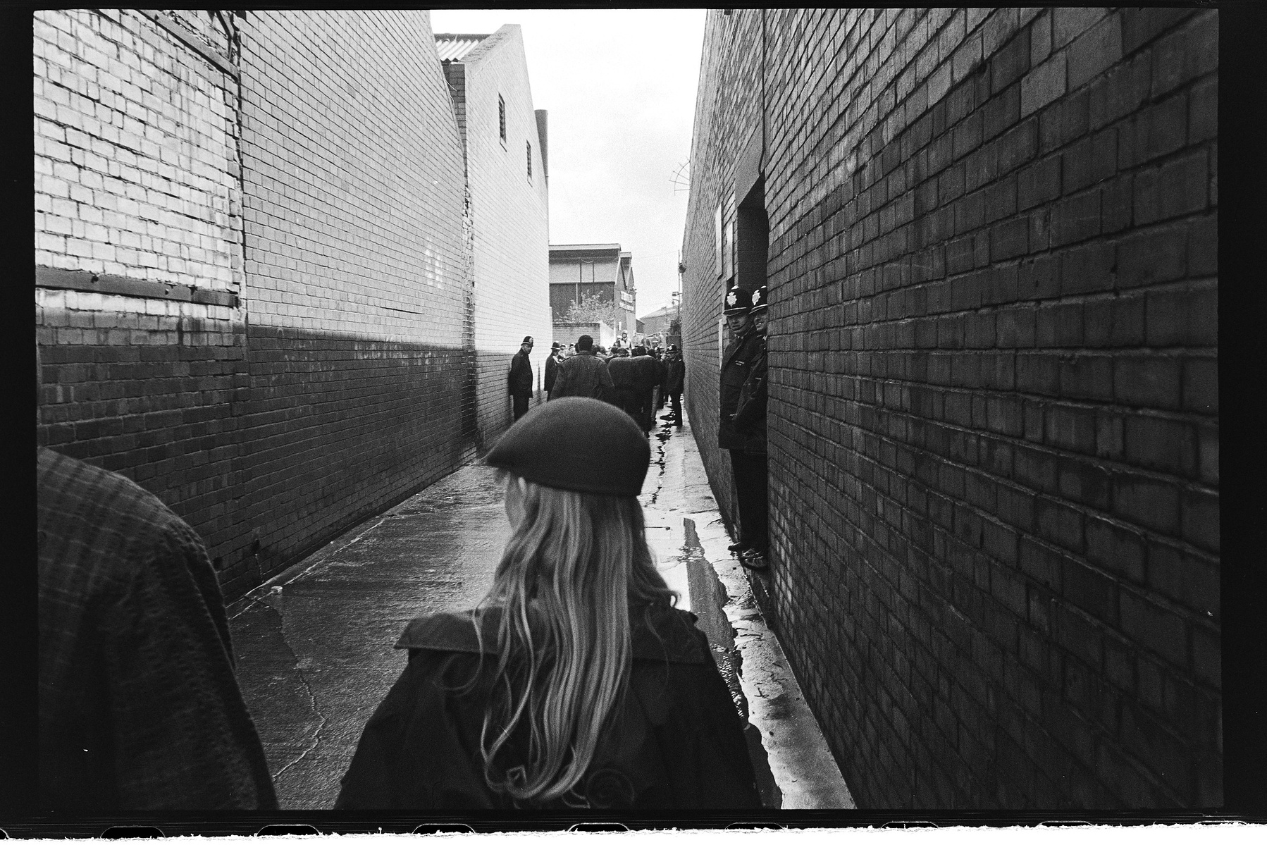 35mm Film Photography - Birmingham ( and Wolverhampton )
35mm films, Analogue ( sic ) Photojournalism, 35mm black and white film photographers Birmingham, 35mm colour photographers Birmingham
PAUL PICKARD - 07720238997. staffordphotostudio@gmail.com