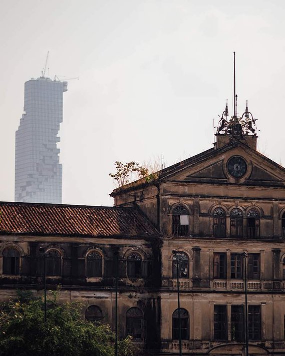 Old and new construction in Bangkok
