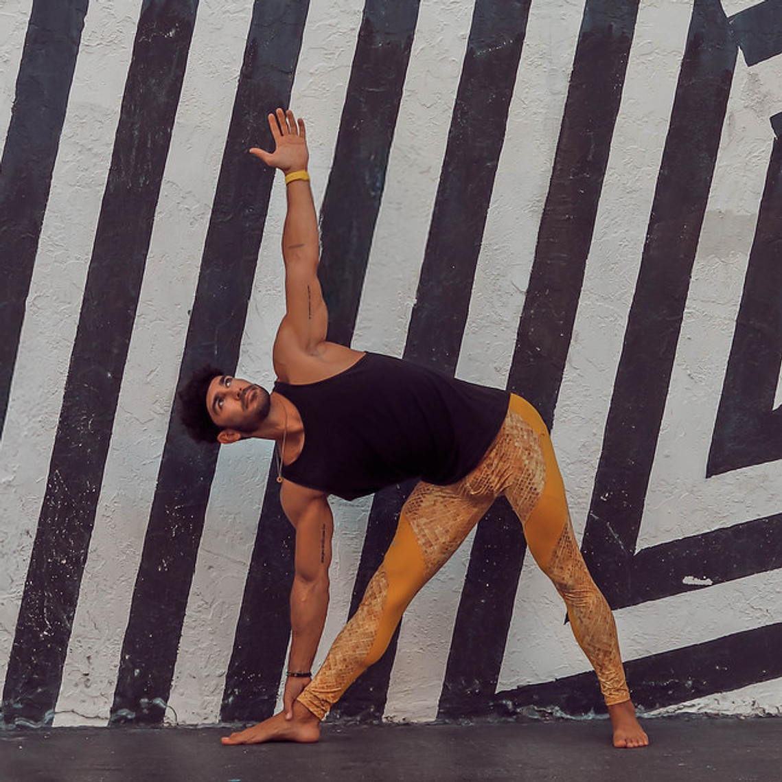 triangle pose, yoga teacher madrid, yoga teacher london, vinyasa, ashtanga 