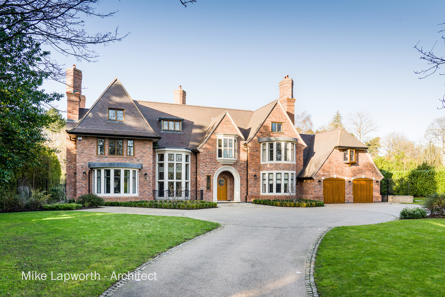 Arcitectural design by Mike Lapworth. 
New build  Photohgraphy by Sandry Studio.
Arts and crafts style