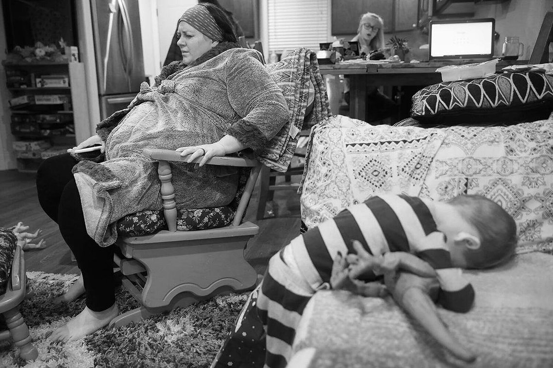 After a weekend delivery scare, Jalissa was able to return home for a day before moving to Billings. Jalissa’s mom Anita flew into town to help with the move and helped with packing, dinner and wrangling of kids.
