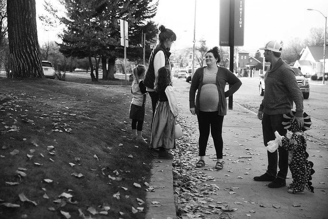 Because of COVID-19 and a high-risk pregnancy, Jalissa had to spend most of her time at home. October’s Monster March was her chance to catch up with friends and Luke’s chance to show off his dinosaur costume.