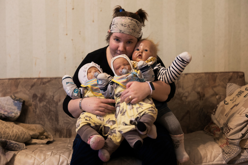 Iltalehti: Anna Koivulla on kolme reborn-nukkea. Nuket Oona, Lucas ja Olivia.