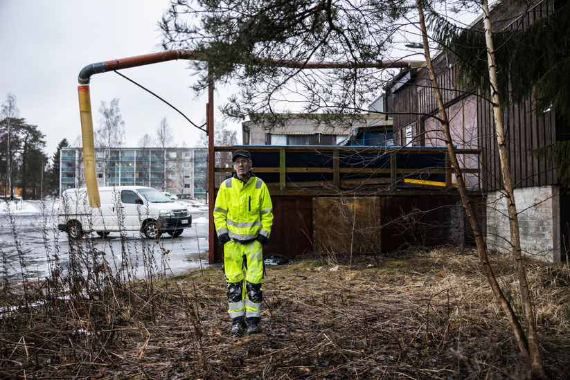 Ex-asunnottomat. Sakari Kaukosaari oli koditon Kuopiossa vuosina 2000-2002. Kodittomana ollessaan Sakari vietti öitään entisen Kevaman lastaussillan ja presuun suojassa.
