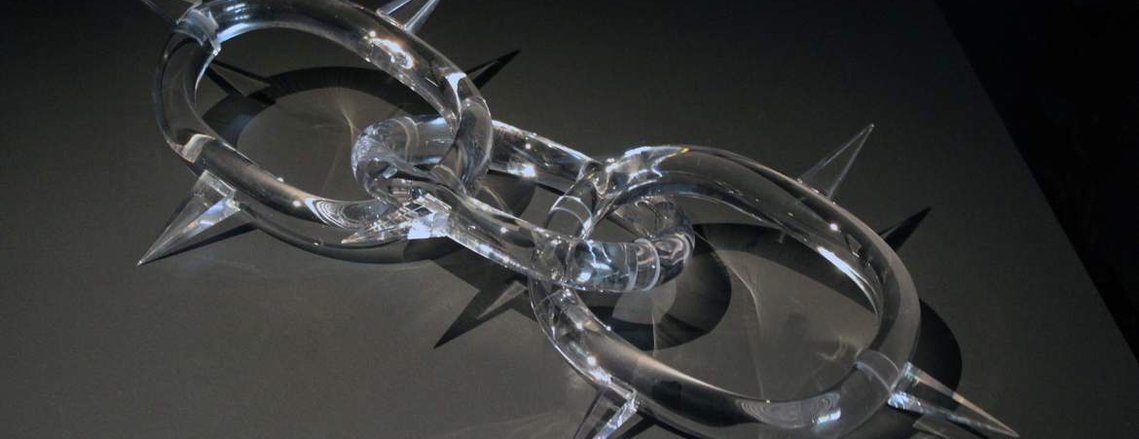 Glaskonst Glaskedja Handgjord konst Skulptur
Glassart GlassChain handmade Art Sculpture