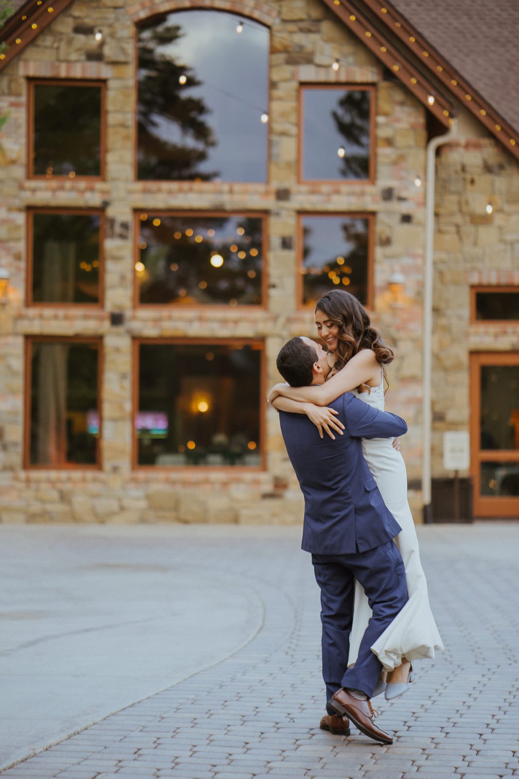 Estes Park wedding venue, Della Terra Mountain Chateau.