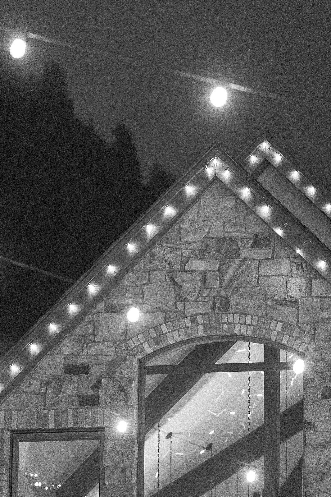 Della Terra Mountain Chateau at night. 