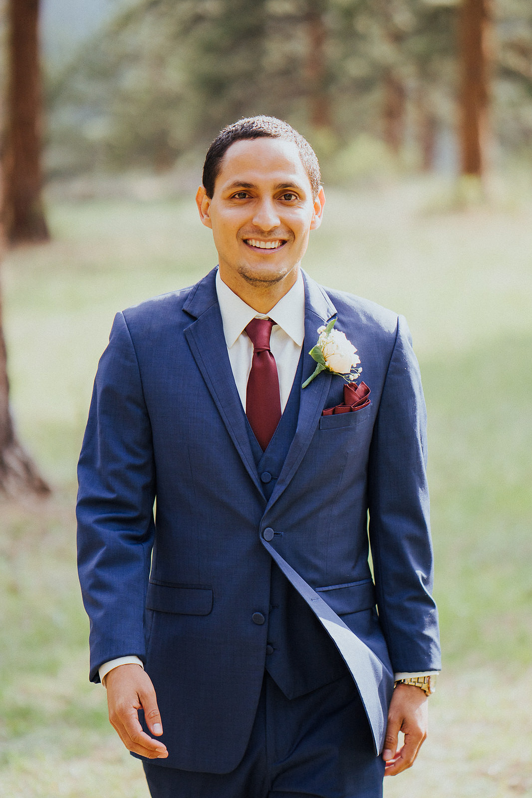 Groom at Della Terra Mountain Chateau.